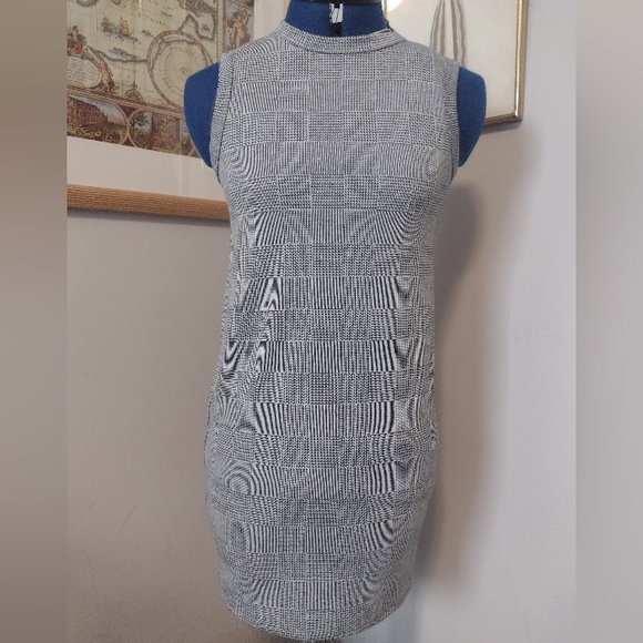 🆕ANTISTAR Plaid Checker Sleeveless Scoop Neck Stretch Dress! 🇨🇦MADE!! - Picture 1 of 6